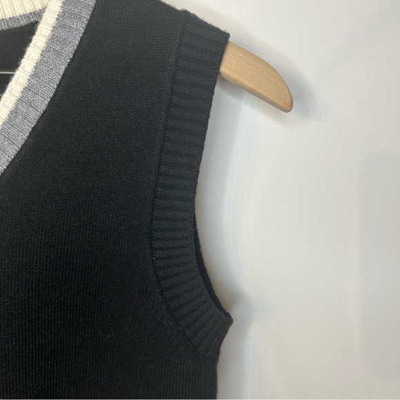 *NWT* BDG Ronnie Cropped V-Neck Sweater Vest in Black from Urban Outfitters Sz L - Picture 6 of 10